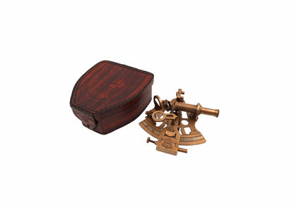 Sextant intr-o husa de piele